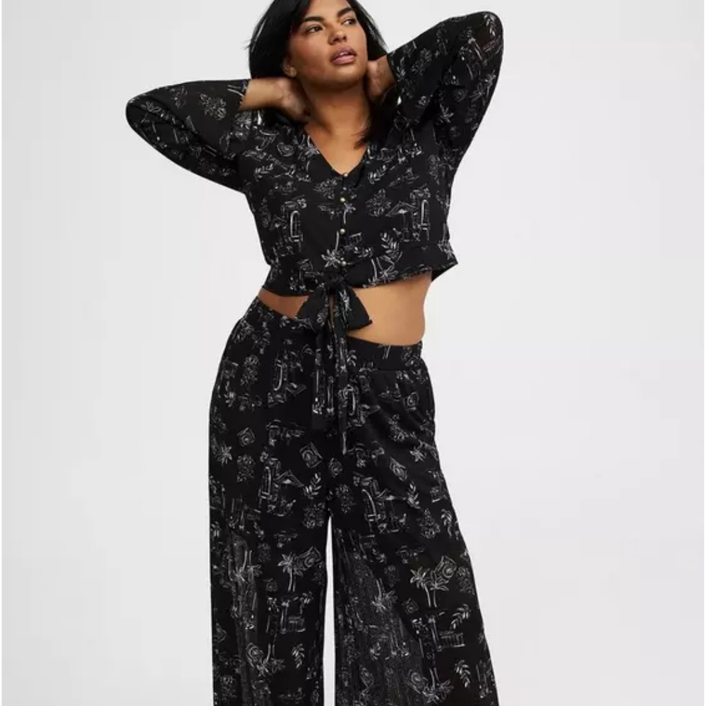 Torrid Black Printed V-Neck Pant Set
